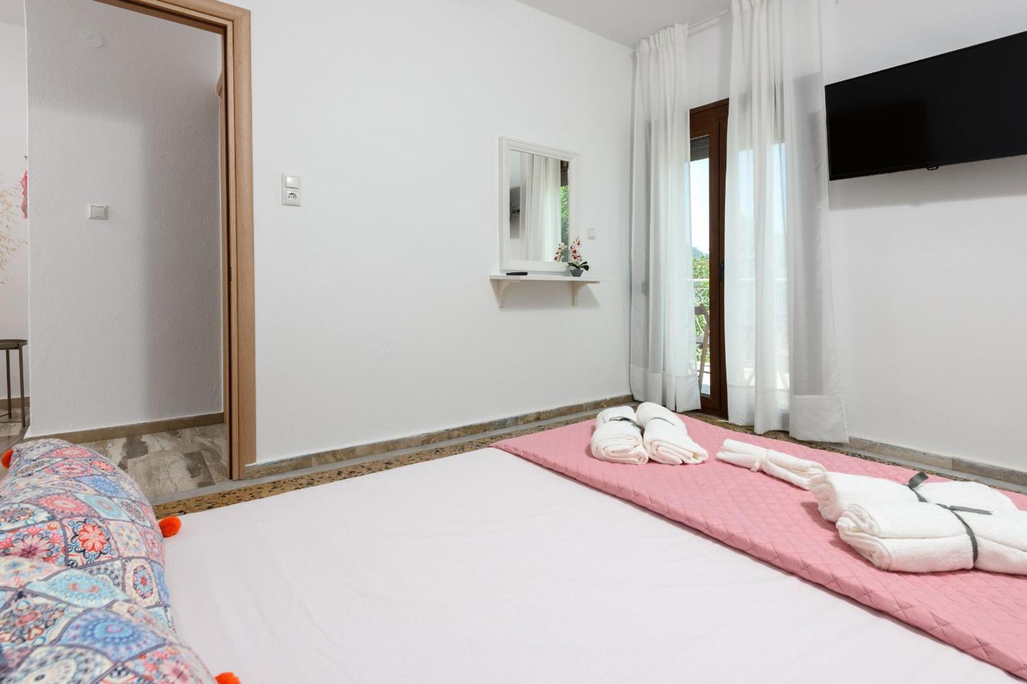Whitegold Apartments Panagia Panagia  Bagian luar foto
